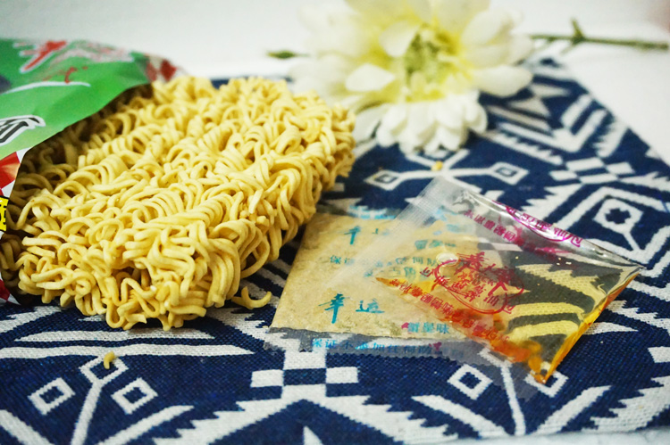 潮汕汕尾海豐特產(chǎn)幸運(yùn)蟹皇面蟹黃蟹王干吃方便面整箱包郵85g*24包