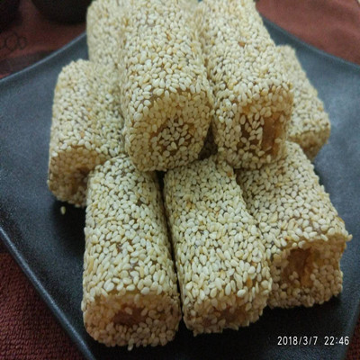 3件包郵 廣東特產(chǎn)小吃零食 鴨脖子糖 花生芝麻軟糖卷芝麻包貢糖