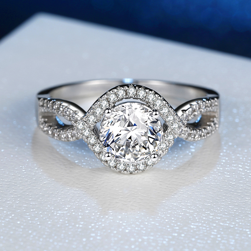 新品1克拉仿真莫桑石鉆戒女白金色結(jié)婚求婚飾品情侶對(duì)戒指環(huán)包郵